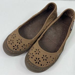 Muk Luk Cutout Flats